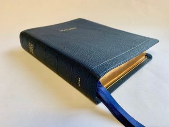 Allan Oxford Bible: Brevier Clarendon Wide Margin Reference Bible (Navy) #5WM NB